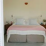 Hotel Kamaroti Suites 4*