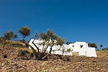 Kamaroti Suites 4*