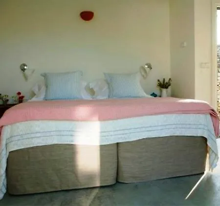 Kamaroti Suites Hotel