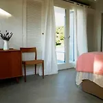 Kamaroti Suites 4*