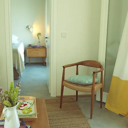Kamaroti Suites Hotel 4*
