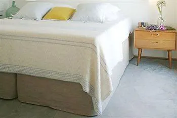 Kamaroti Suites Hotel 4*