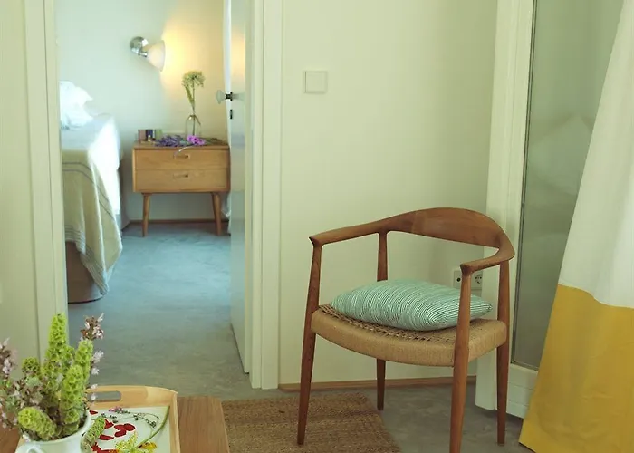 Kamaroti Suites Hotel 4*